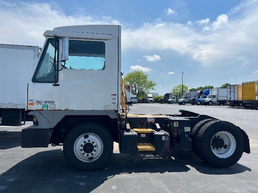 Yard Truck-Heavy Duty Tractors-Ottawa-2020-T2-Indianapolis-IN-502,034\n\t\tmiles-$ 71,750 - Image 4