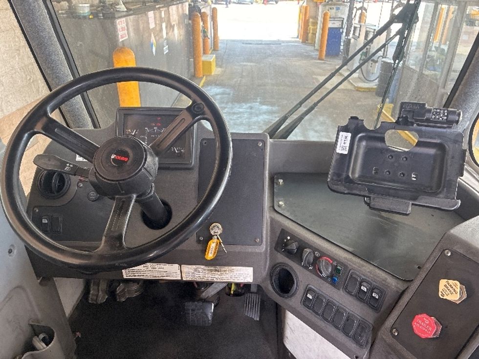 Yard Truck-Heavy Duty Tractors-Ottawa-2020-T2-Jackson-MS-25,983\n\t\tmiles-$ 65,750 - Image 10