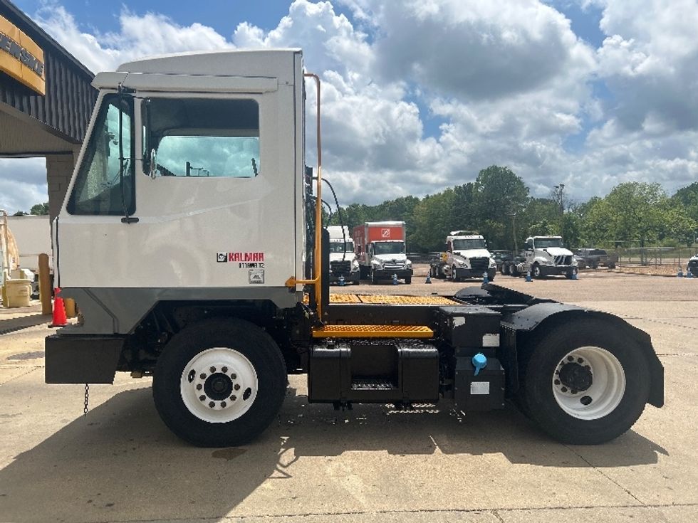 Yard Truck-Heavy Duty Tractors-Ottawa-2020-T2-Jackson-MS-25,983\n\t\tmiles-$ 65,750 - Image 4