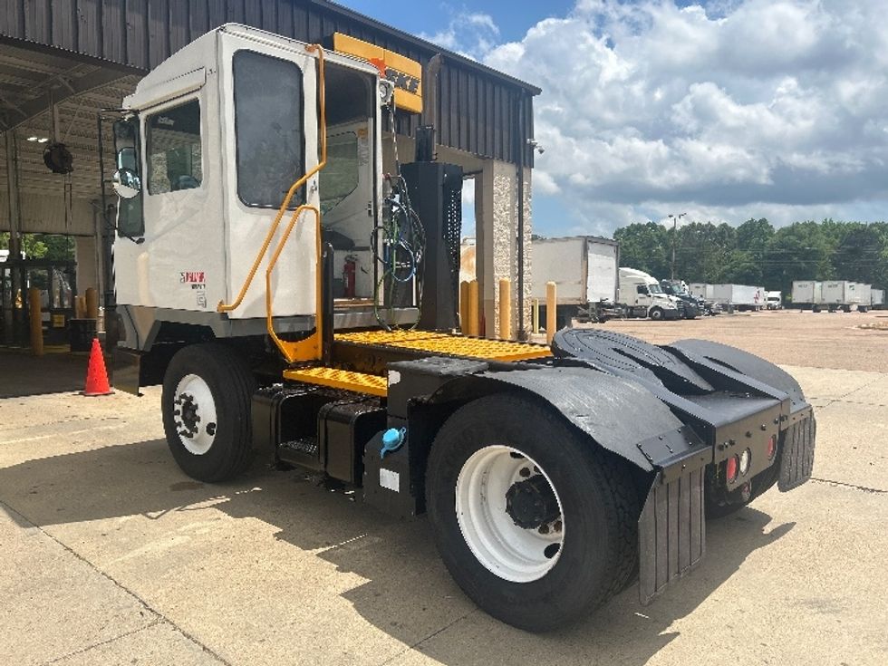 Yard Truck-Heavy Duty Tractors-Ottawa-2020-T2-Jackson-MS-25,983\n\t\tmiles-$ 65,750 - Image 5