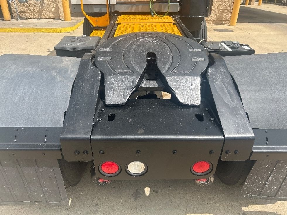 Yard Truck-Heavy Duty Tractors-Ottawa-2020-T2-Jackson-MS-25,983\n\t\tmiles-$ 65,750 - Image 6