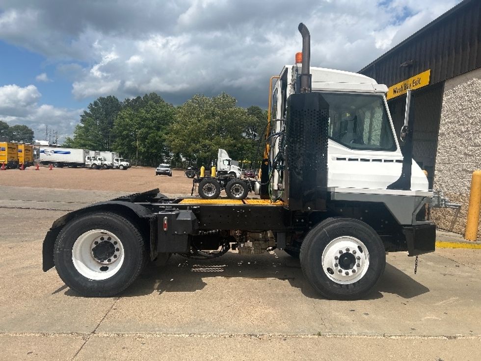 Yard Truck-Heavy Duty Tractors-Ottawa-2020-T2-Jackson-MS-25,983\n\t\tmiles-$ 65,750 - Image 8