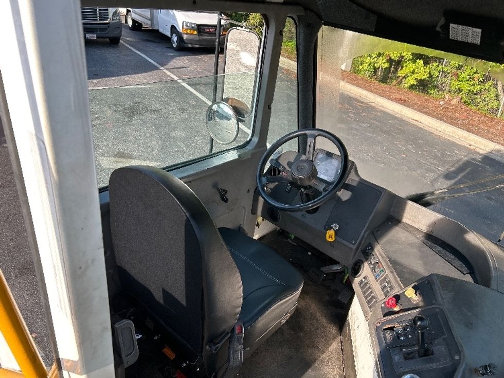 Yard Truck-Heavy Duty Tractors-Ottawa-2020-T2-Jacksonville-FL-336,070\n\t\tmiles-$ 79,000 - Image 9