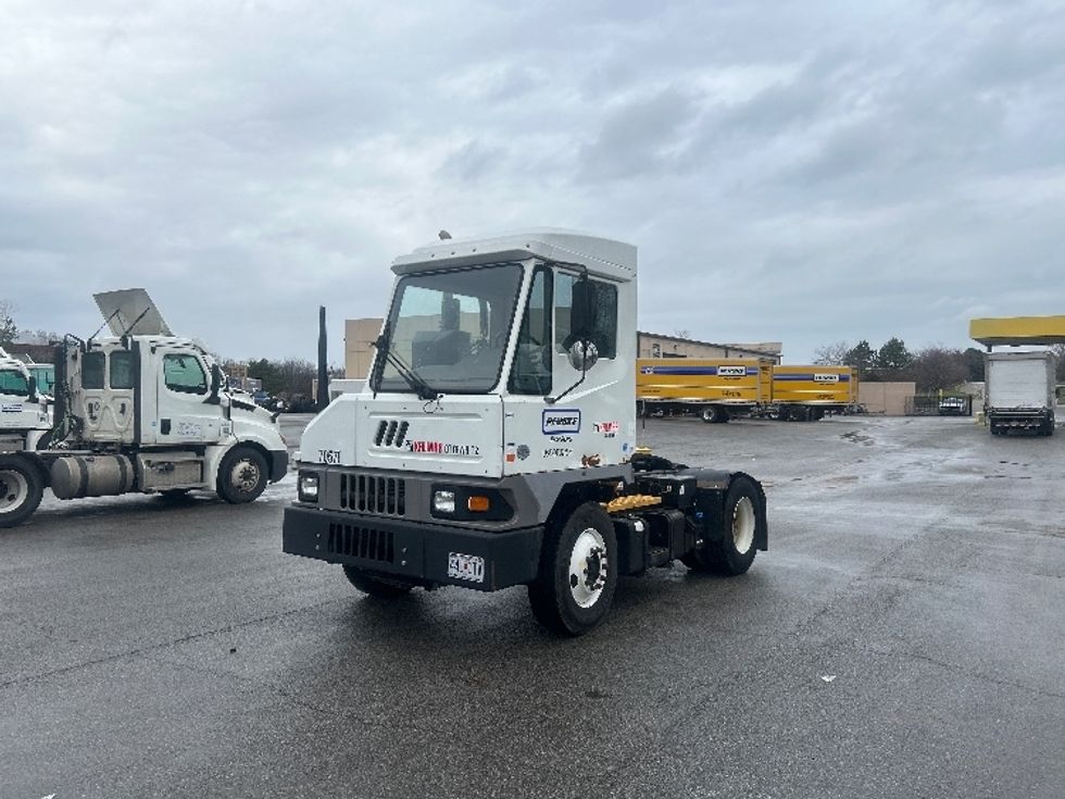 Yard Truck-Heavy Duty Tractors-Ottawa-2020-T2-Kansas City-MO-24,990\n\t\tmiles-$ 74,250 - Image 3