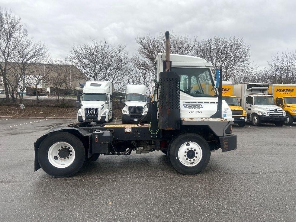 Yard Truck-Heavy Duty Tractors-Ottawa-2020-T2-Kansas City-MO-24,990\n\t\tmiles-$ 74,250 - Image 7