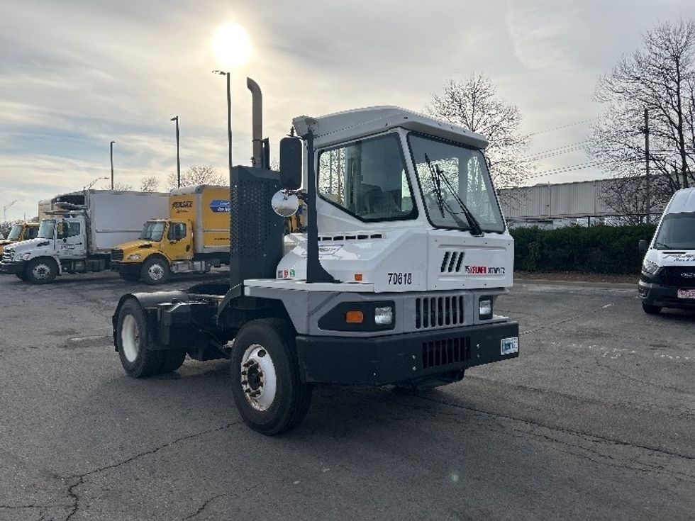 Yard Truck-Heavy Duty Tractors-Ottawa-2020-T2-Kansas City-MO-27,688\n\t\tmiles-$ 76,750 - Image 1