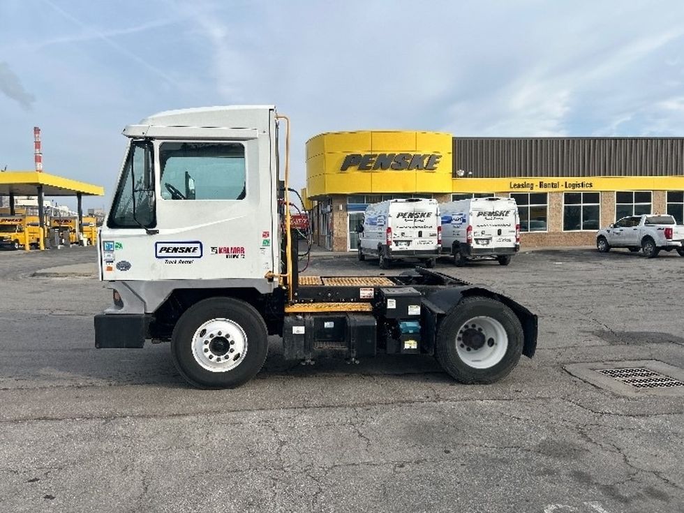 Yard Truck-Heavy Duty Tractors-Ottawa-2020-T2-Kansas City-MO-27,688\n\t\tmiles-$ 76,750 - Image 4