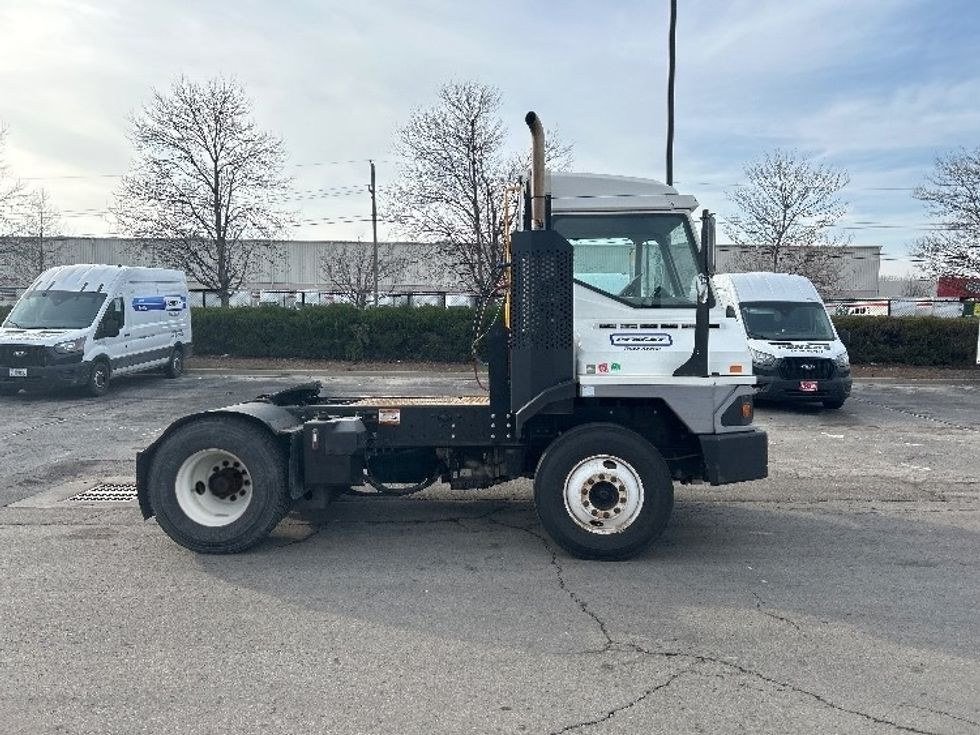 Yard Truck-Heavy Duty Tractors-Ottawa-2020-T2-Kansas City-MO-27,688\n\t\tmiles-$ 76,750 - Image 8