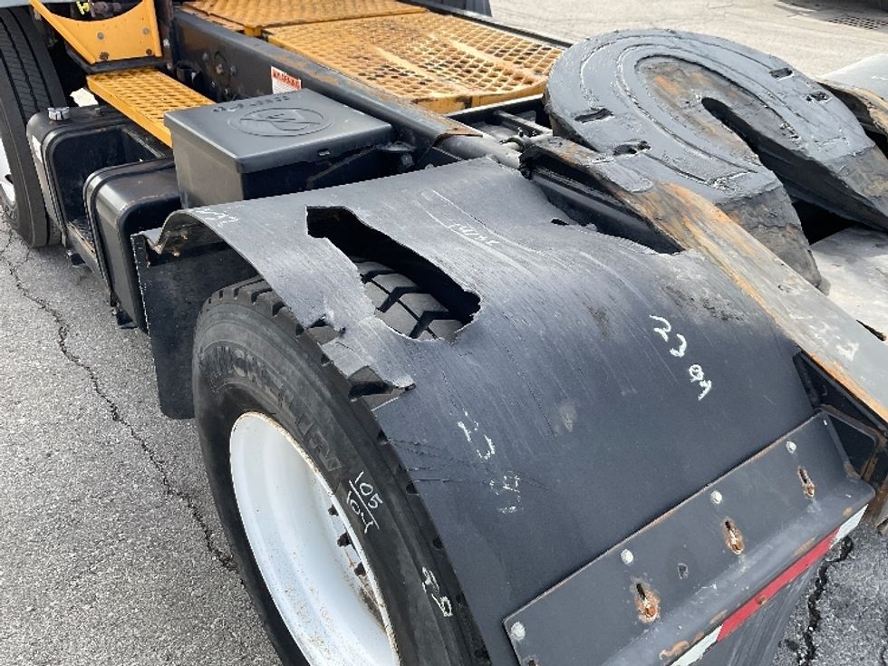 Yard Truck-Heavy Duty Tractors-Ottawa-2020-T2-Kansas City-MO-28,899\n\t\tmiles-$ 75,000 - Image 15