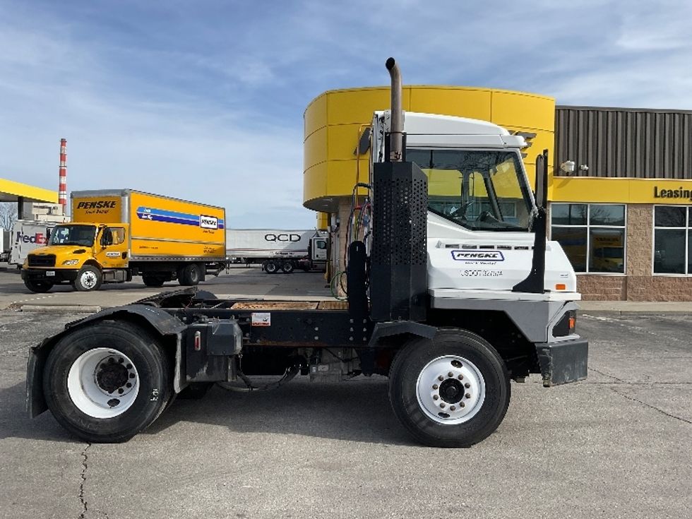 Yard Truck-Heavy Duty Tractors-Ottawa-2020-T2-Kansas City-MO-28,899\n\t\tmiles-$ 75,000 - Image 8