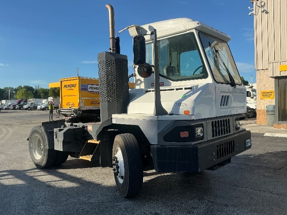 Yard Truck-Heavy Duty Tractors-Ottawa-2020-T2-Medley-FL-30,049\n\t\tmiles-$ 67,250 - Image 1