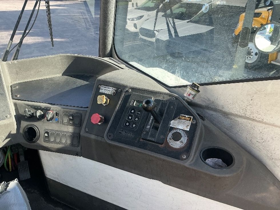 Yard Truck-Heavy Duty Tractors-Ottawa-2020-T2-Medley-FL-30,049\n\t\tmiles-$ 67,250 - Image 12