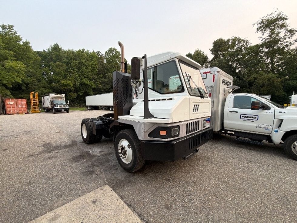Yard Truck-Heavy Duty Tractors-Ottawa-2020-T2-Newport News-VA-33,062\n\t\tmiles-$ 59,000 - Image 1