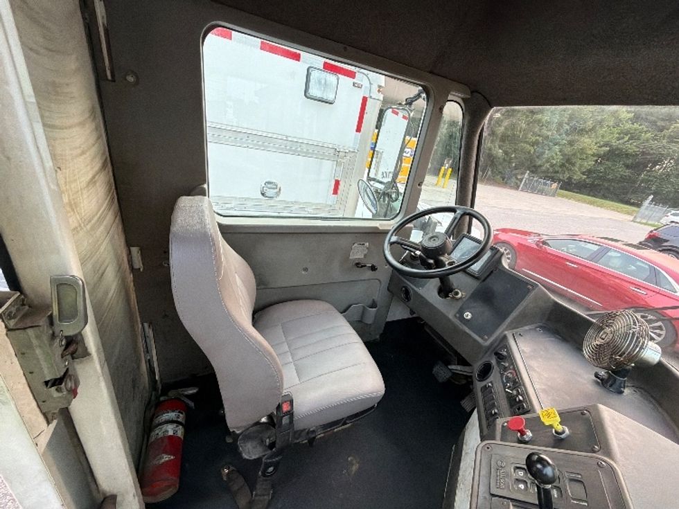 Yard Truck-Heavy Duty Tractors-Ottawa-2020-T2-Newport News-VA-33,062\n\t\tmiles-$ 59,000 - Image 10