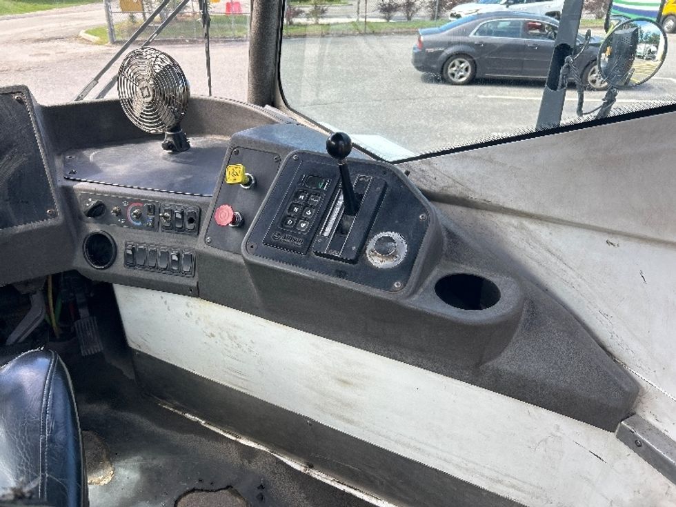 Yard Truck-Heavy Duty Tractors-Ottawa-2020-T2-Newport News-VA-33,062\n\t\tmiles-$ 59,000 - Image 13
