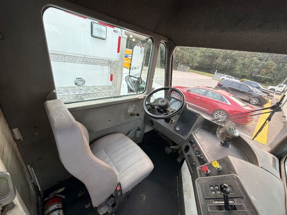 Yard Truck-Heavy Duty Tractors-Ottawa-2020-T2-Newport News-VA-33,062\n\t\tmiles-$ 59,000 - Image 14