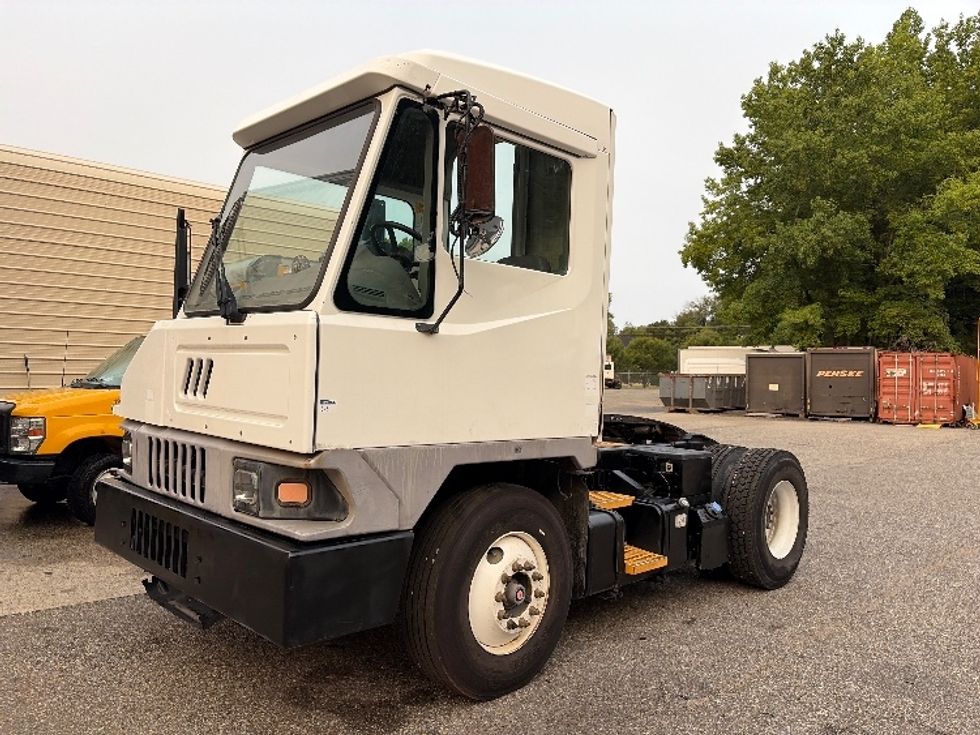 Yard Truck-Heavy Duty Tractors-Ottawa-2020-T2-Newport News-VA-33,062\n\t\tmiles-$ 59,000 - Image 3