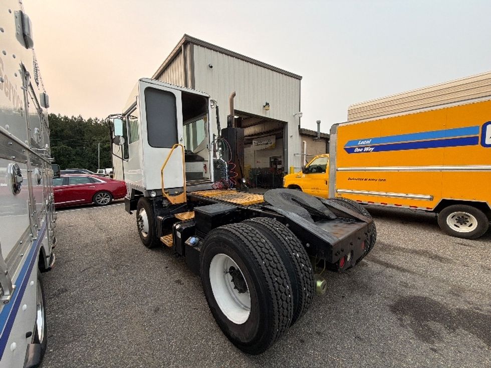 Yard Truck-Heavy Duty Tractors-Ottawa-2020-T2-Newport News-VA-33,062\n\t\tmiles-$ 59,000 - Image 5