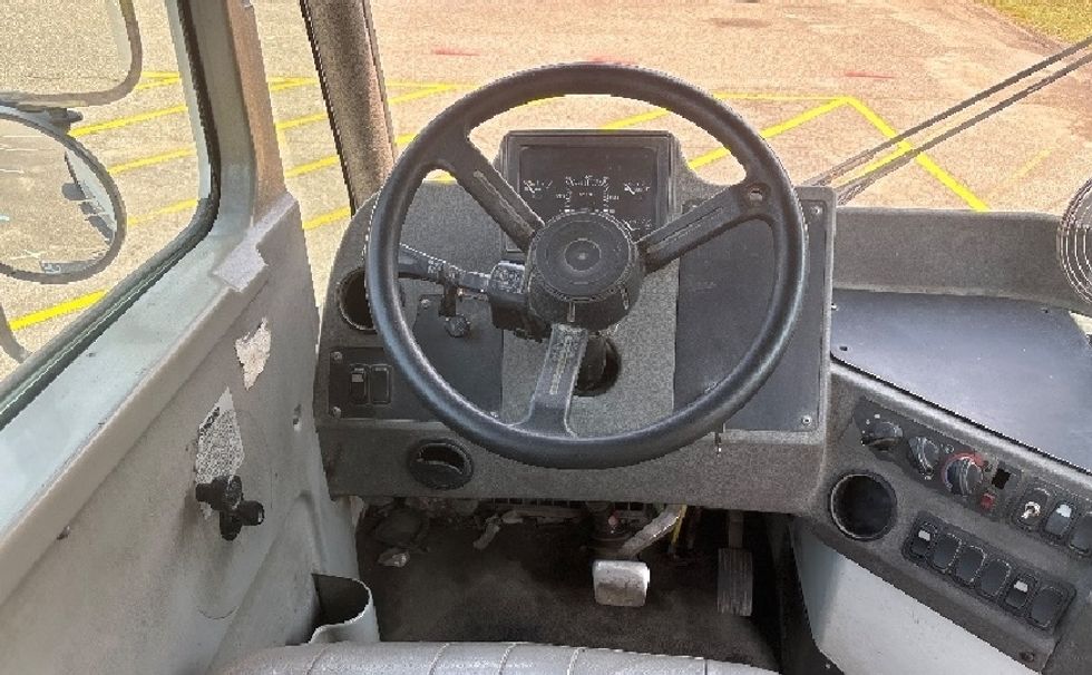 Yard Truck-Heavy Duty Tractors-Ottawa-2020-T2-Prince George-VA-180,500\n\t\tmiles-$ 68,250 - Image 10