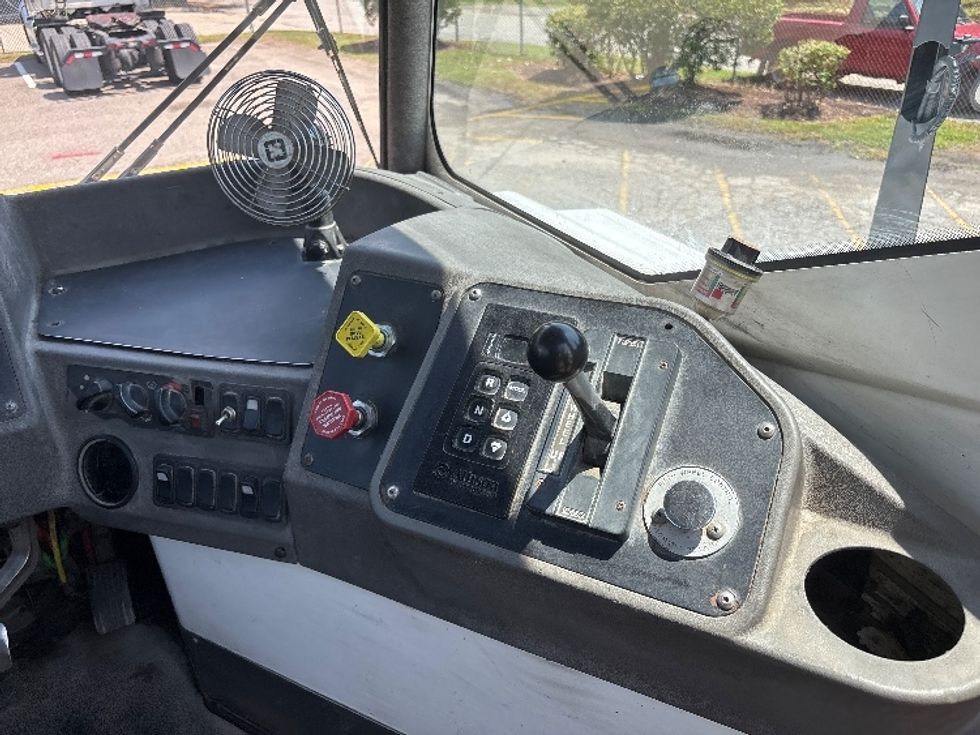 Yard Truck-Heavy Duty Tractors-Ottawa-2020-T2-Prince George-VA-180,500\n\t\tmiles-$ 68,250 - Image 12
