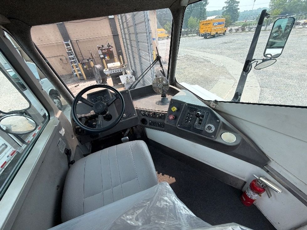 Yard Truck-Heavy Duty Tractors-Ottawa-2020-T2-Prince George-VA-180,500\n\t\tmiles-$ 68,250 - Image 13