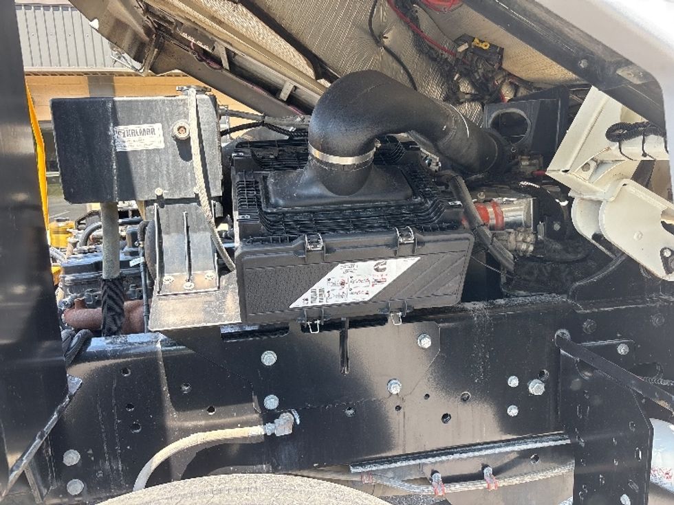 Yard Truck-Heavy Duty Tractors-Ottawa-2020-T2-Prince George-VA-180,500\n\t\tmiles-$ 68,250 - Image 14