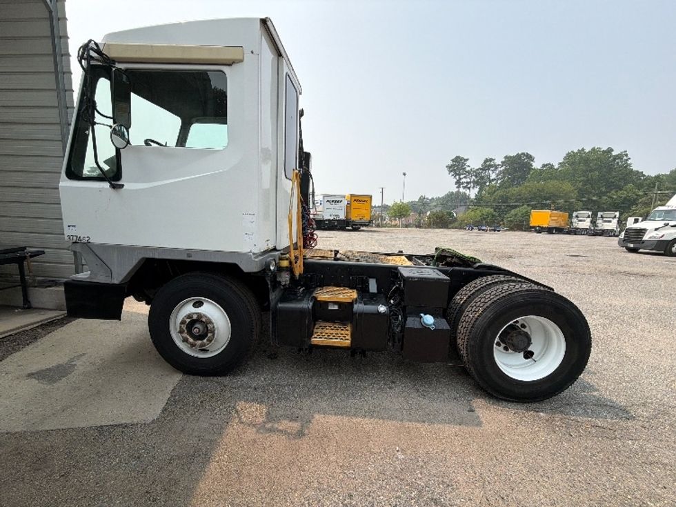 Yard Truck-Heavy Duty Tractors-Ottawa-2020-T2-Prince George-VA-180,500\n\t\tmiles-$ 68,250 - Image 4