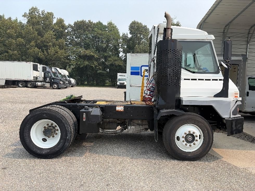 Yard Truck-Heavy Duty Tractors-Ottawa-2020-T2-Prince George-VA-180,500\n\t\tmiles-$ 68,250 - Image 8