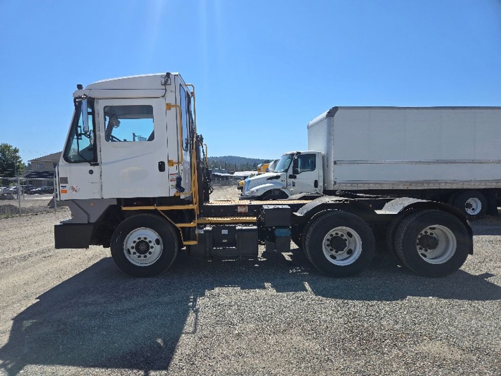 Yard Truck-Heavy Duty Tractors-Ottawa-2020-T2-Spokane Valley-WA-30,658\n\t\tmiles-$ 75,250 - Image 4