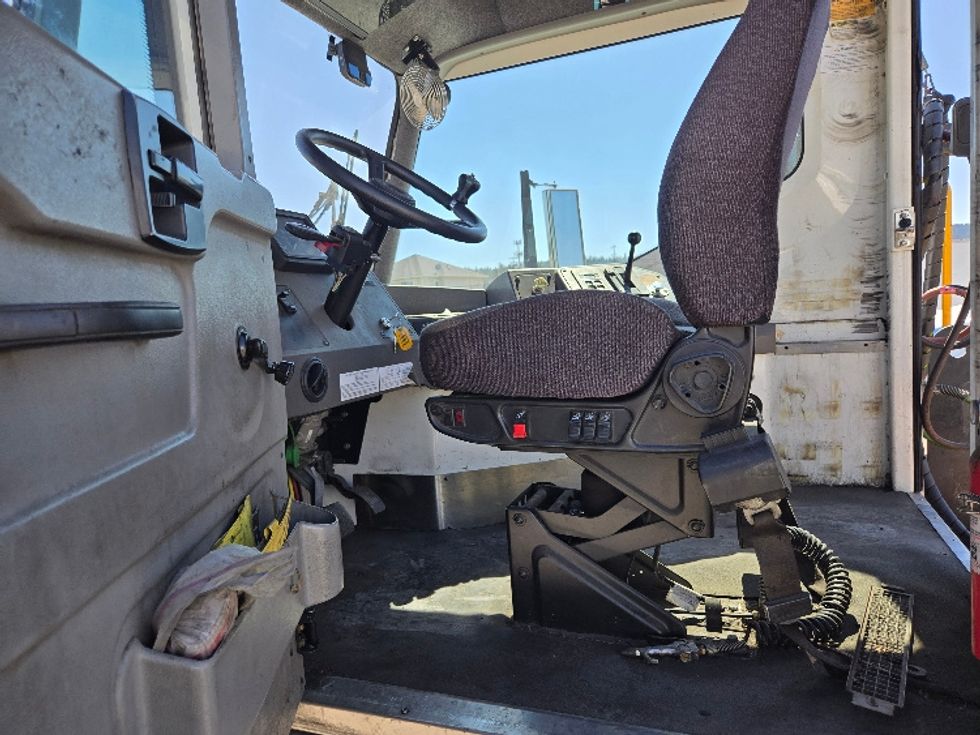 Yard Truck-Heavy Duty Tractors-Ottawa-2020-T2-Spokane Valley-WA-30,658\n\t\tmiles-$ 75,250 - Image 9