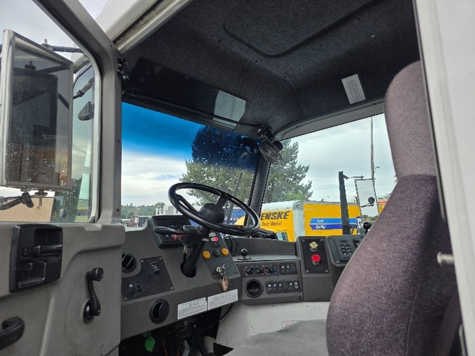 Yard Truck-Heavy Duty Tractors-Ottawa-2020-T2-Tukwila-WA-14,850\n\t\tmiles-$ 76,500 - Image 10