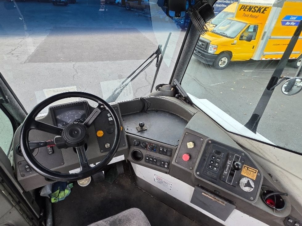 Yard Truck-Heavy Duty Tractors-Ottawa-2020-T2-Tukwila-WA-14,850\n\t\tmiles-$ 76,500 - Image 11