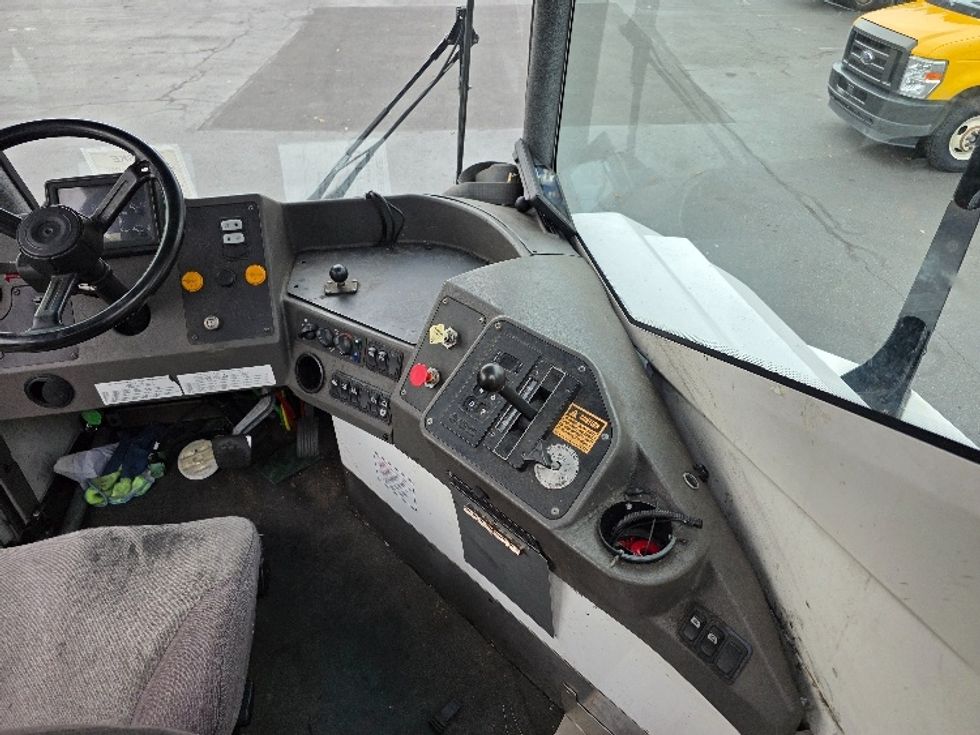 Yard Truck-Heavy Duty Tractors-Ottawa-2020-T2-Tukwila-WA-14,850\n\t\tmiles-$ 76,500 - Image 12