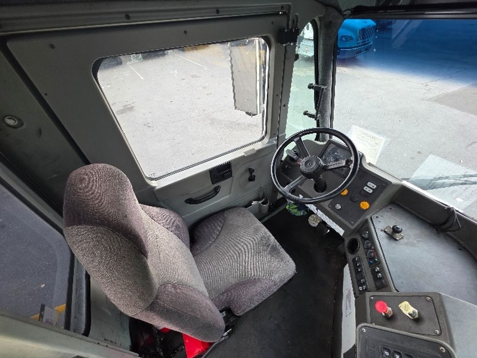 Yard Truck-Heavy Duty Tractors-Ottawa-2020-T2-Tukwila-WA-14,850\n\t\tmiles-$ 76,500 - Image 14