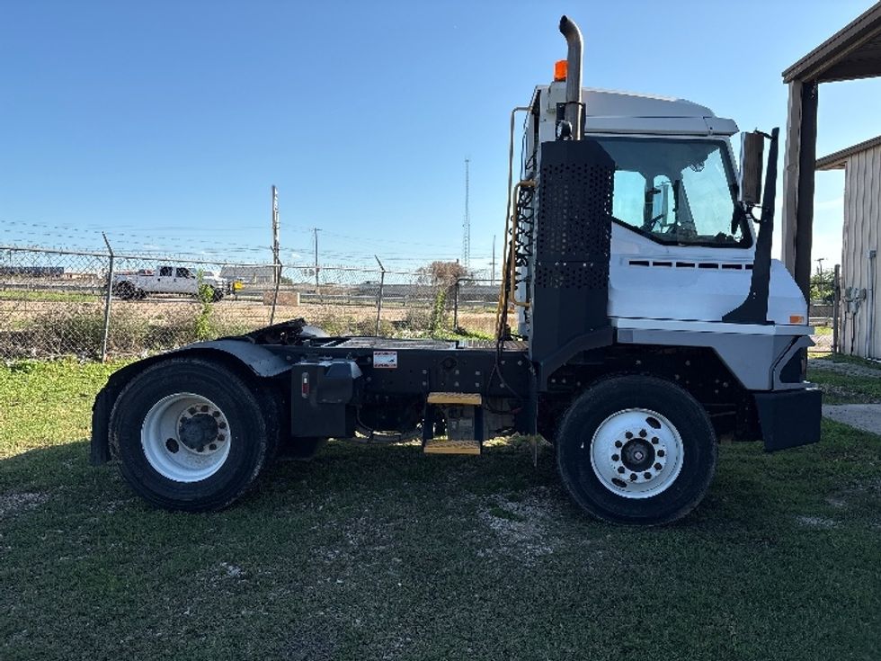 Yard Truck-Heavy Duty Tractors-Ottawa-2020-T2-Waco-TX-18,976\n\t\tmiles-$ 73,500 - Image 8