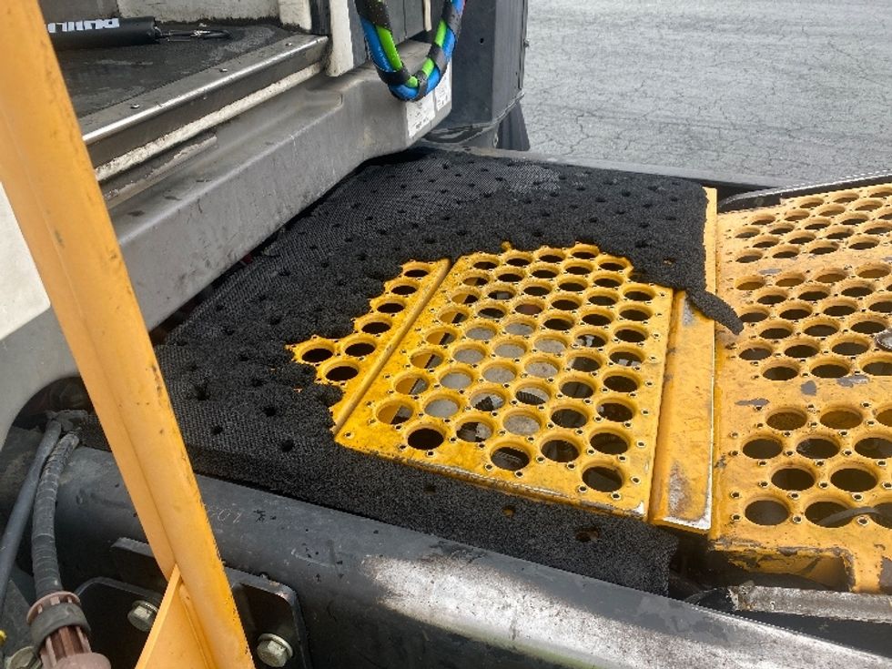 Yard Truck-Heavy Duty Tractors-Ottawa-2020-T2-Winston Salem-NC-39,495\n\t\tmiles-$ 81,000 - Image 19