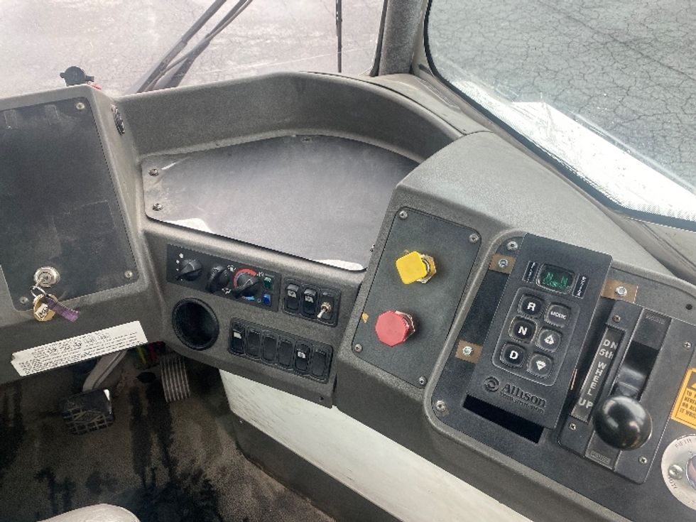 Yard Truck-Heavy Duty Tractors-Ottawa-2020-T2-Winston Salem-NC-39,495\n\t\tmiles-$ 81,000 - Image 21