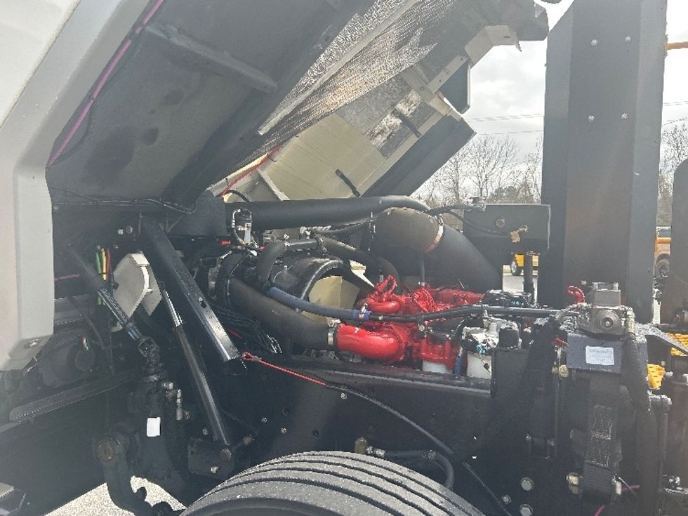 Yard Truck-Heavy Duty Tractors-Ottawa-2021-T2-Anderson-SC-38,364\n\t\tmiles-$ 90,500 - Image 14