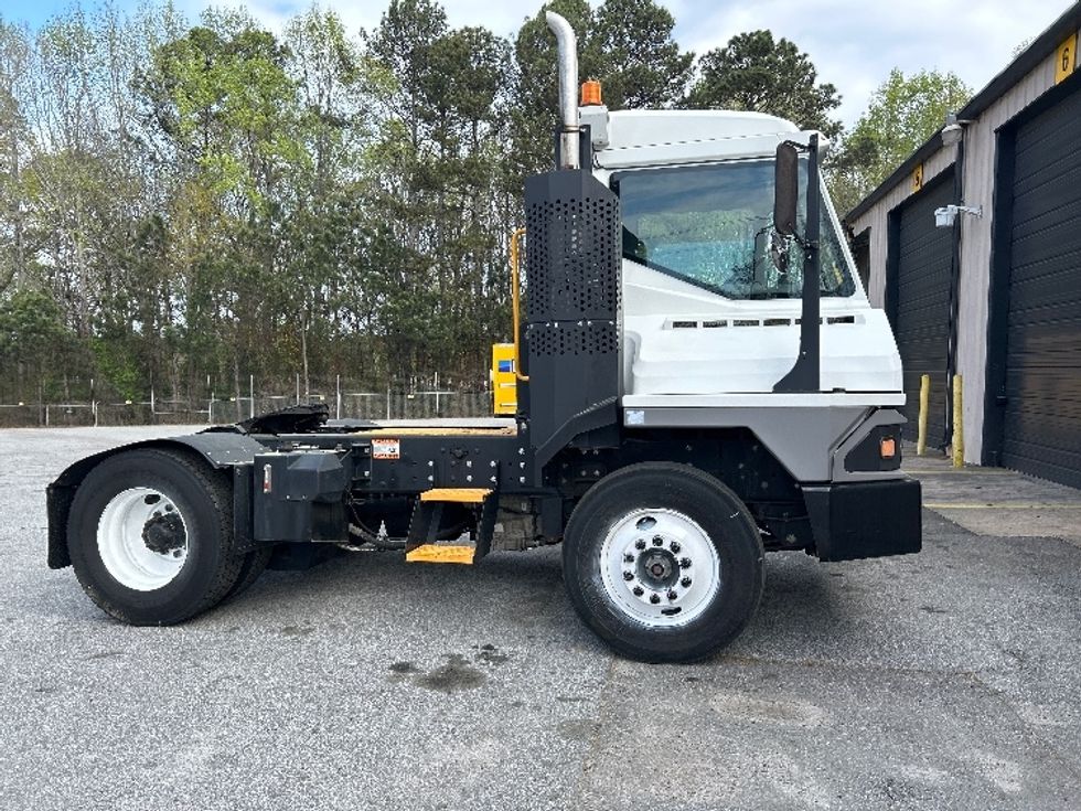 Yard Truck-Heavy Duty Tractors-Ottawa-2021-T2-Anderson-SC-38,364\n\t\tmiles-$ 90,500 - Image 8