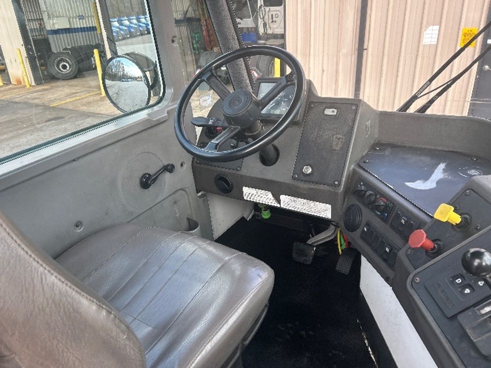 Yard Truck-Heavy Duty Tractors-Ottawa-2021-T2-Anderson-SC-50,453\n\t\tmiles-$ 88,750 - Image 10