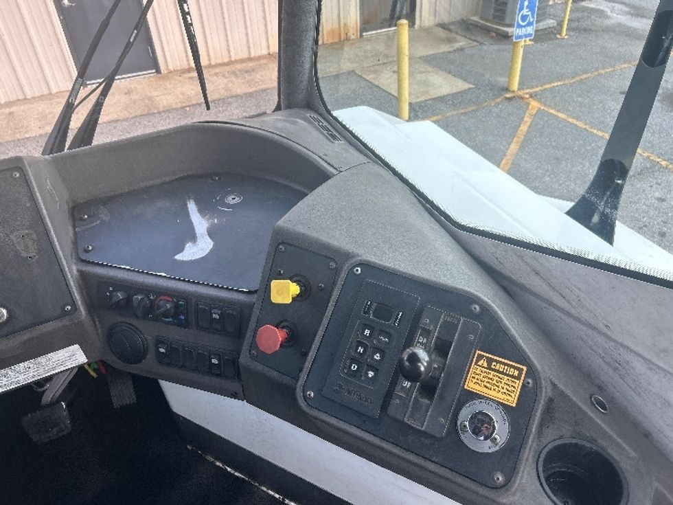 Yard Truck-Heavy Duty Tractors-Ottawa-2021-T2-Anderson-SC-50,453\n\t\tmiles-$ 88,750 - Image 12