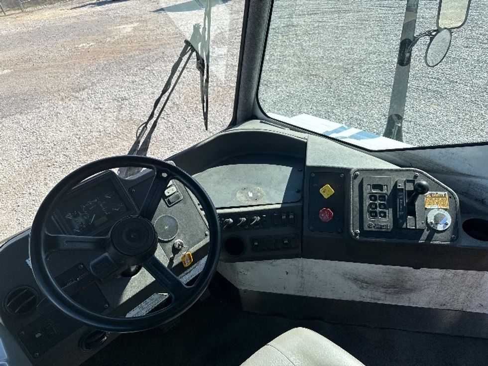 Yard Truck-Heavy Duty Tractors-Ottawa-2021-T2-Birmingham-AL-28,631\n\t\tmiles-$ 89,250 - Image 10