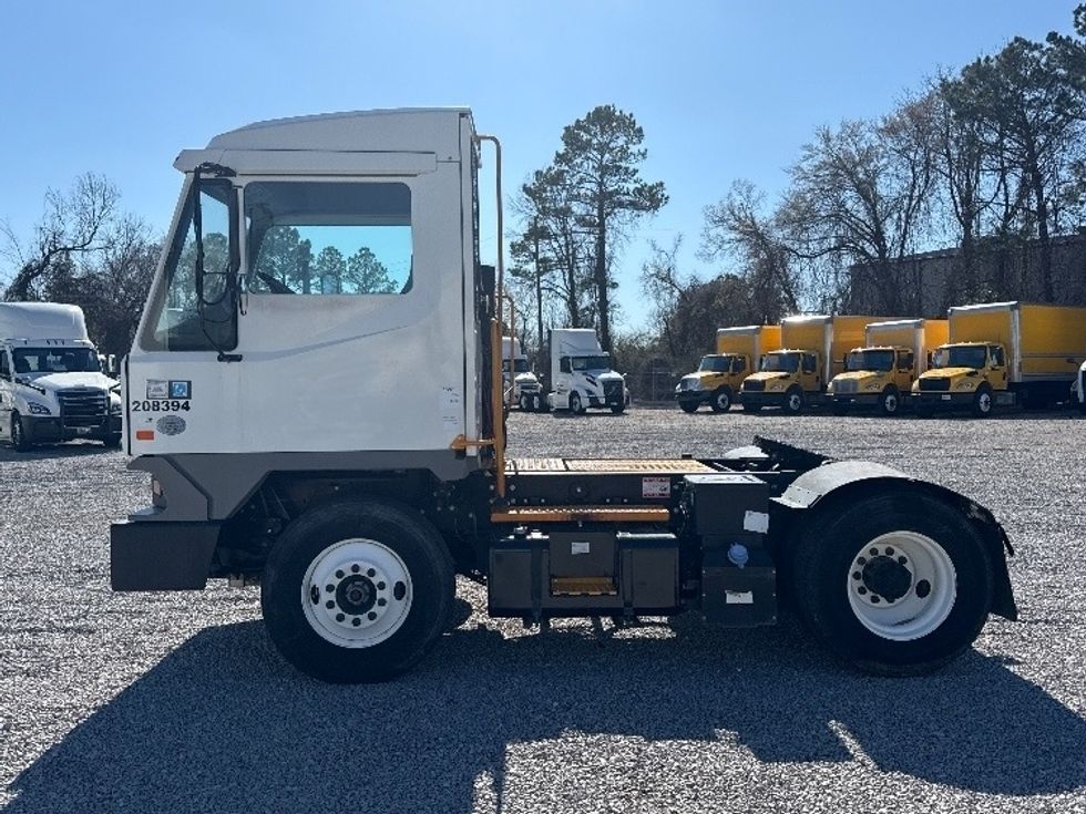 Yard Truck-Heavy Duty Tractors-Ottawa-2021-T2-Birmingham-AL-28,631\n\t\tmiles-$ 89,250 - Image 4
