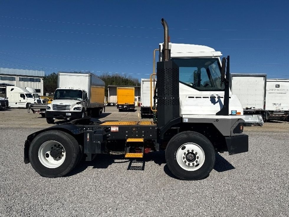 Yard Truck-Heavy Duty Tractors-Ottawa-2021-T2-Birmingham-AL-28,631\n\t\tmiles-$ 89,250 - Image 8
