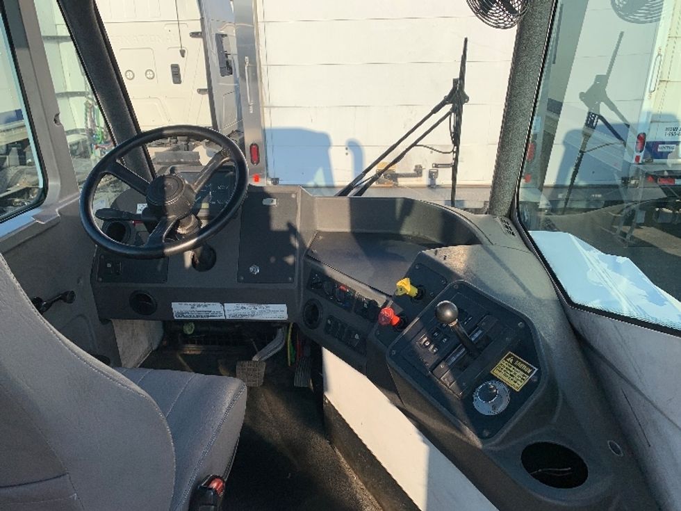 Yard Truck-Heavy Duty Tractors-Ottawa-2021-T2-Concord-NC-26,084\n\t\tmiles-$ 77,500 - Image 12
