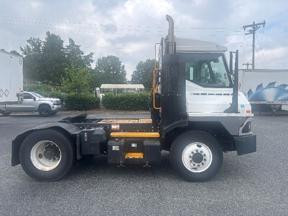 Yard Truck-Heavy Duty Tractors-Ottawa-2021-T2-Concord-NC-26,084\n\t\tmiles-$ 77,500 - Image 8