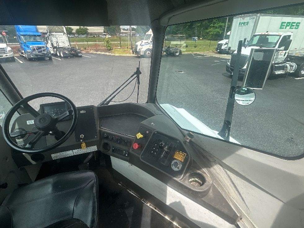 Yard Truck-Heavy Duty Tractors-Ottawa-2021-T2-Forest Park-GA-119,179\n\t\tmiles-$ 81,500 - Image 11