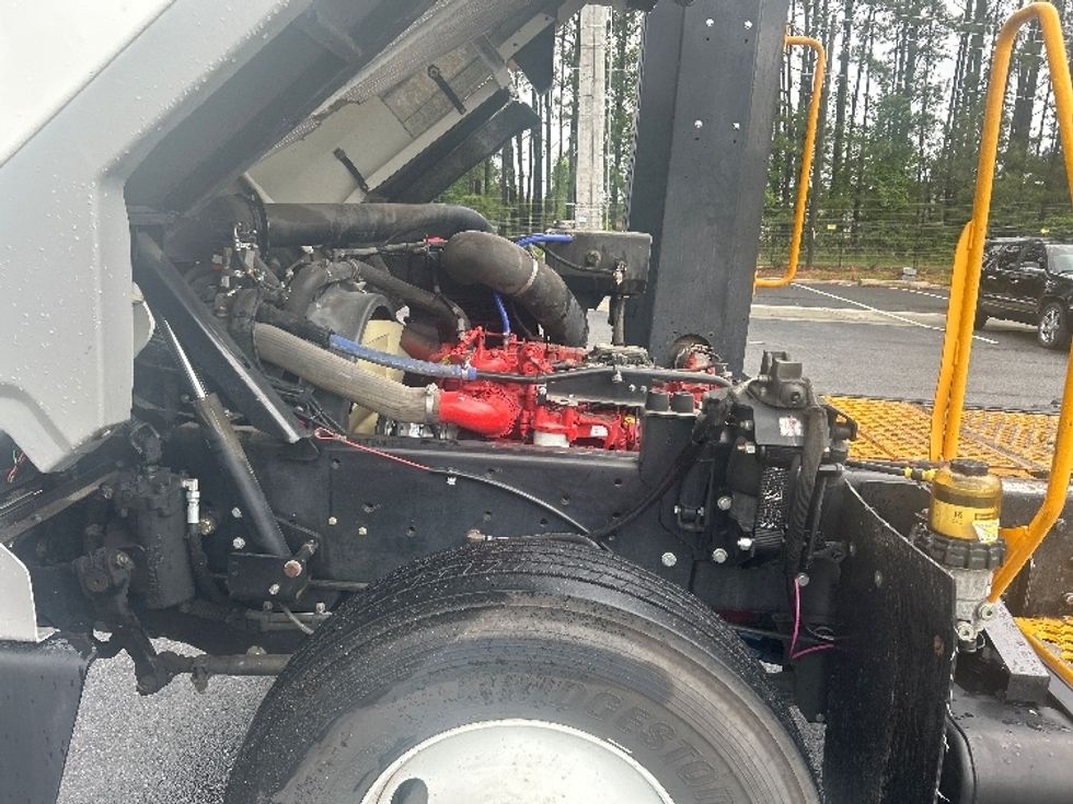 Yard Truck-Heavy Duty Tractors-Ottawa-2021-T2-Forest Park-GA-119,179\n\t\tmiles-$ 81,500 - Image 14