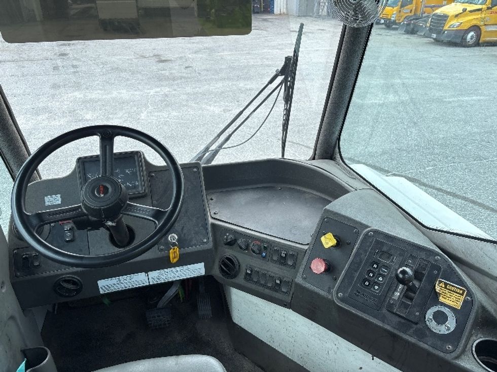 Yard Truck-Heavy Duty Tractors-Ottawa-2021-T2-Greer-SC-28,028\n\t\tmiles-$ 83,500 - Image 10