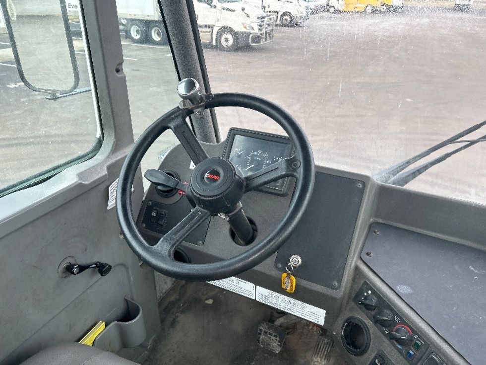 Yard Truck-Heavy Duty Tractors-Ottawa-2021-T2-Indianapolis-IN-7,170\n\t\tmiles-$ 88,250 - Image 10